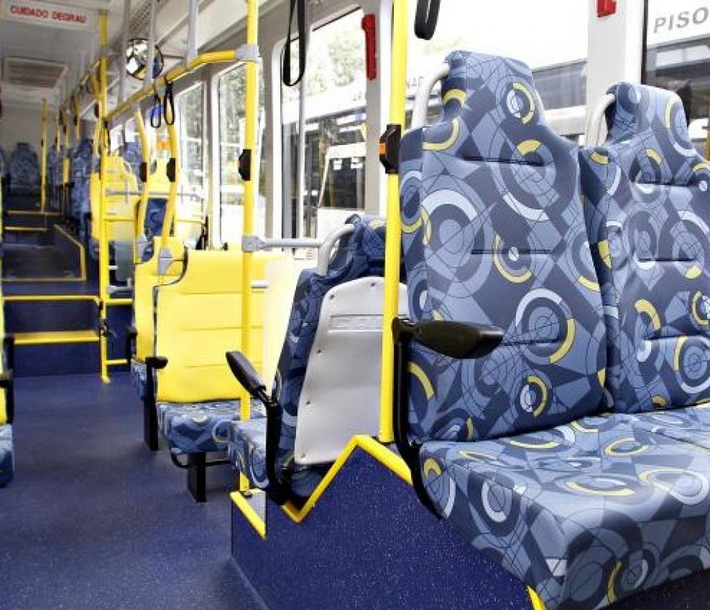 ônibus dentro