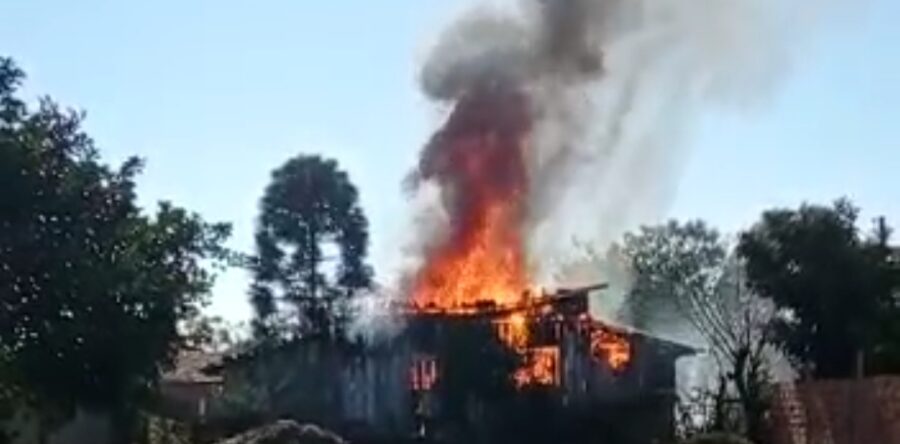 policia-incomodado-com-oracao-homem-mata-vizinho-a-marteladas-e-incendeia-casa-dele-1