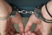 Homem com mandado por roubo é preso durante rondas em Balneário Arroio do Silva