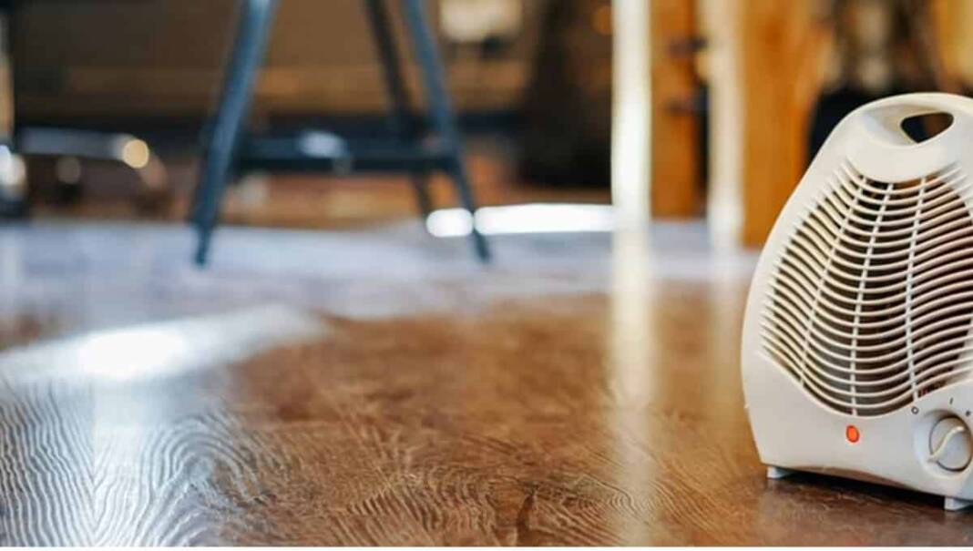 um-aquecedor-no-chao-da-sala-de-estar