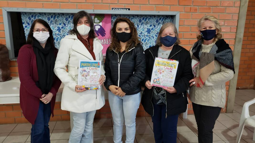 Entrega Kits Clubes de Mães (79)