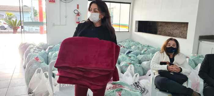 cobertor gislaine cunha (1) (1)