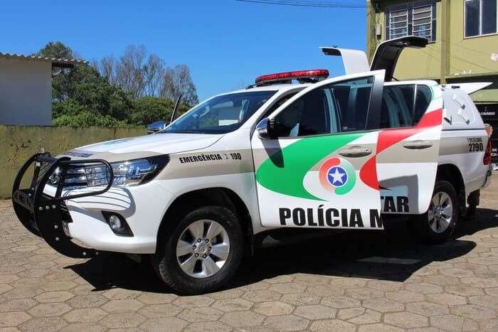 governo-do-municipio-entrega-nova-viatura-a-pm-de-tres-barras-a19327737ca19bf0ec9a0bccf61e563c (1) (1)