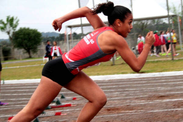 fotonoticia_BolsaAtleta_HeronQueiroz_Fesporte