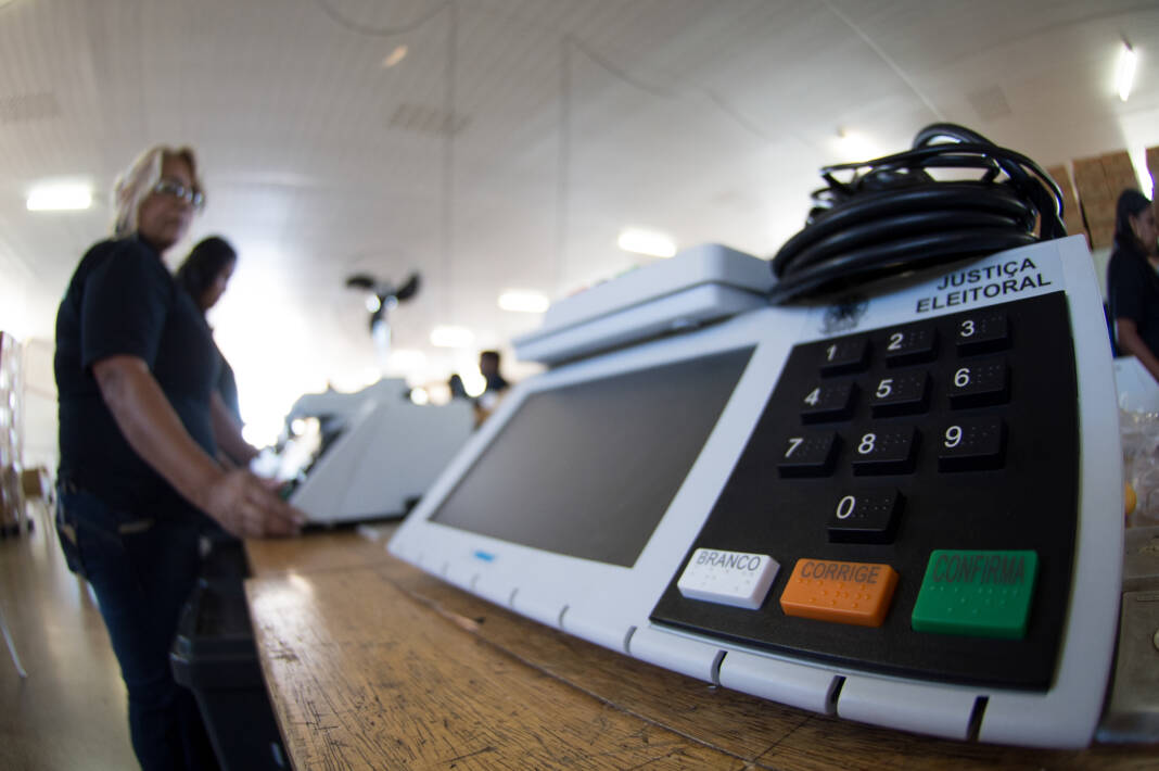 TRE-DF lacra urnas para votação no exterior