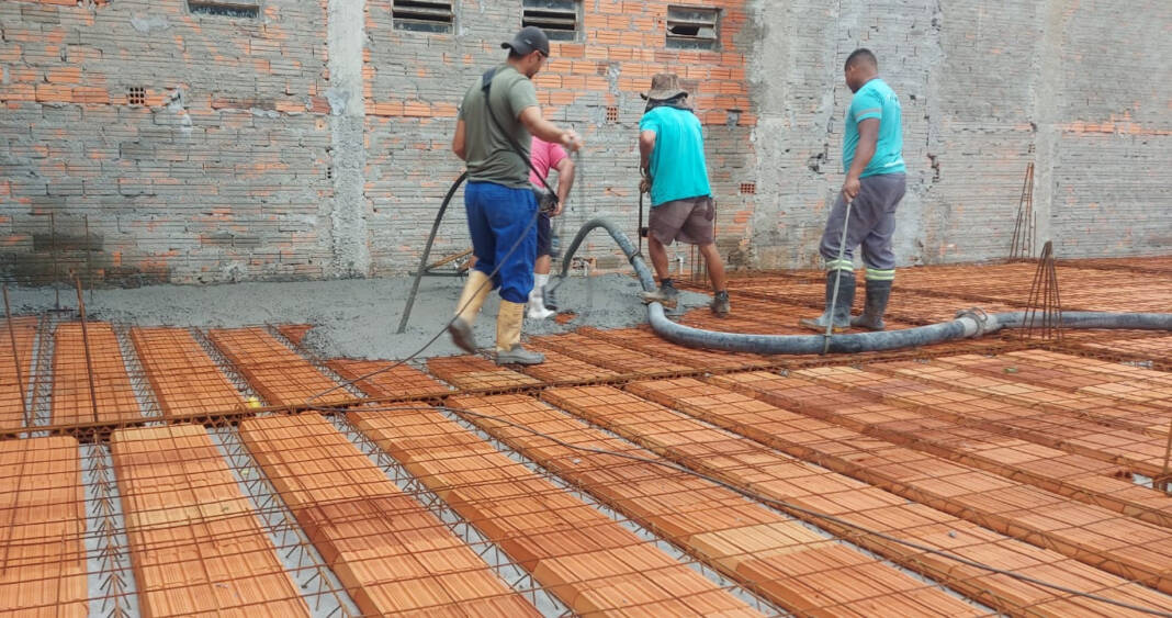 2022 0127 iniciada concretagem da ampliação Centro Pastoral 01