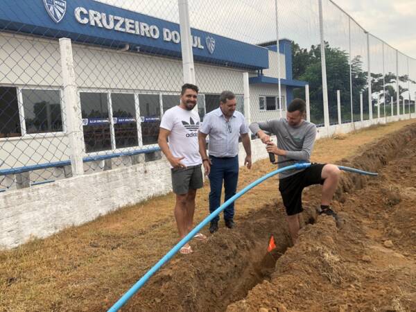 Esporte em alta: irrigação automatizada e novo gramado, em Santa Rosa do Sul