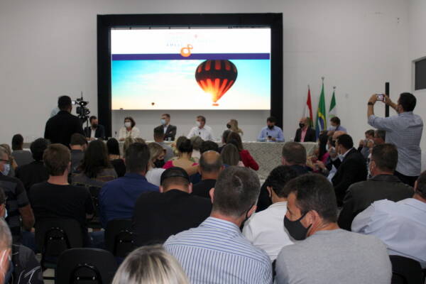 Laçnamento Plano de Desenvolvimento da Amesc_Daniela Savi_Agecom (1)