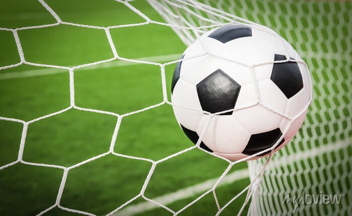 bola-de-futebol-na-rede-do-gol-700-26818577