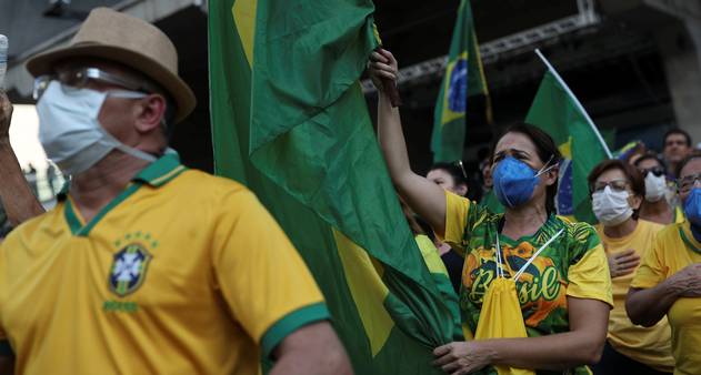 87515362_Supporters-of-Brazilian-President-Jair-Bolsonaro-participate-in-a-demonstration-against
