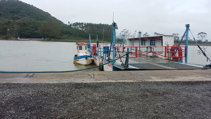 Corpo de mulher é encontrado boiando perto da balsa no Rio Araranguá