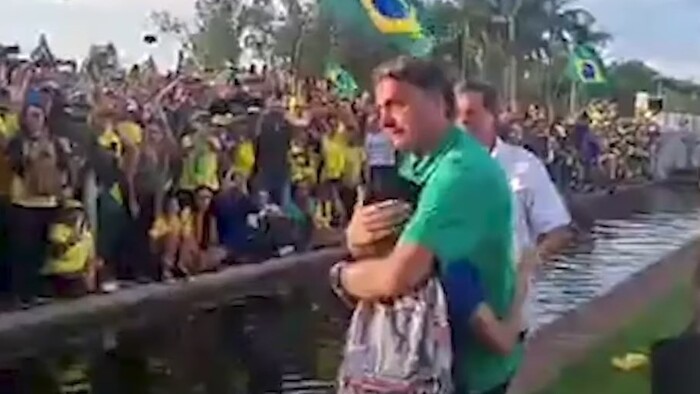 bolsonaro-chora-crianca-alvorada (1)