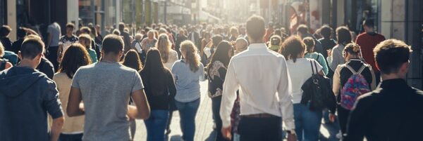 Crowd,Of,People,In,A,Shopping,Street