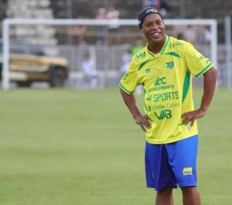 Jogo das Estrelas SC reúne Ronaldinho Gaúcho, Zé Roberto e outros