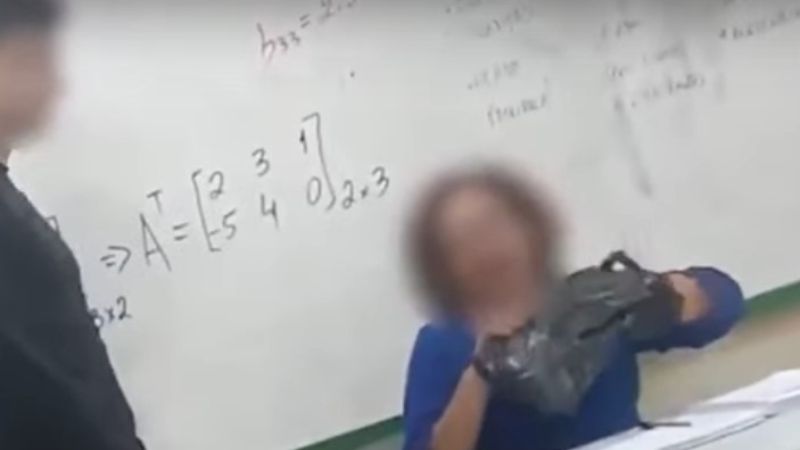 aluno-presente-professora-racismo (1)