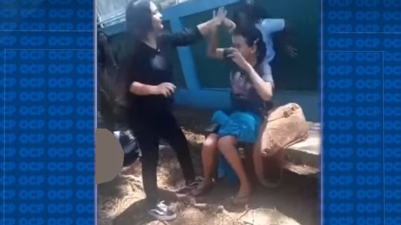 menina-bullying-cabelo