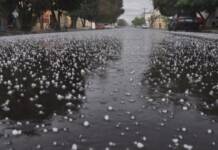 Temporais com granizo atingem Santa Catarina e Defesa Civil mantém alerta para esta quarta-feira