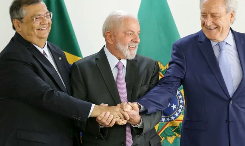 Pelo Estado