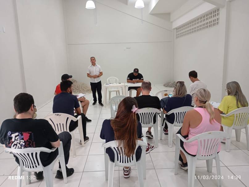 8f13a37e-1ec6-4a43-a94b-a7242f5617f0