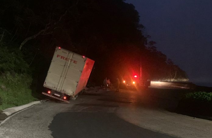 CAMINHA-ACIDENTE-SERRA-DO-RIO-DO-RASTRO