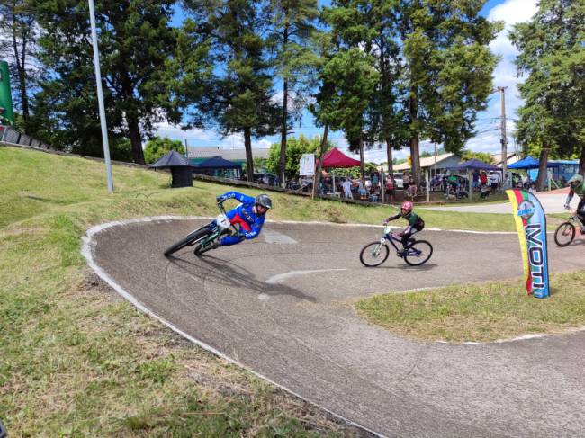 a7d44988-bd13-45f5-813e-fd7aa54899eb