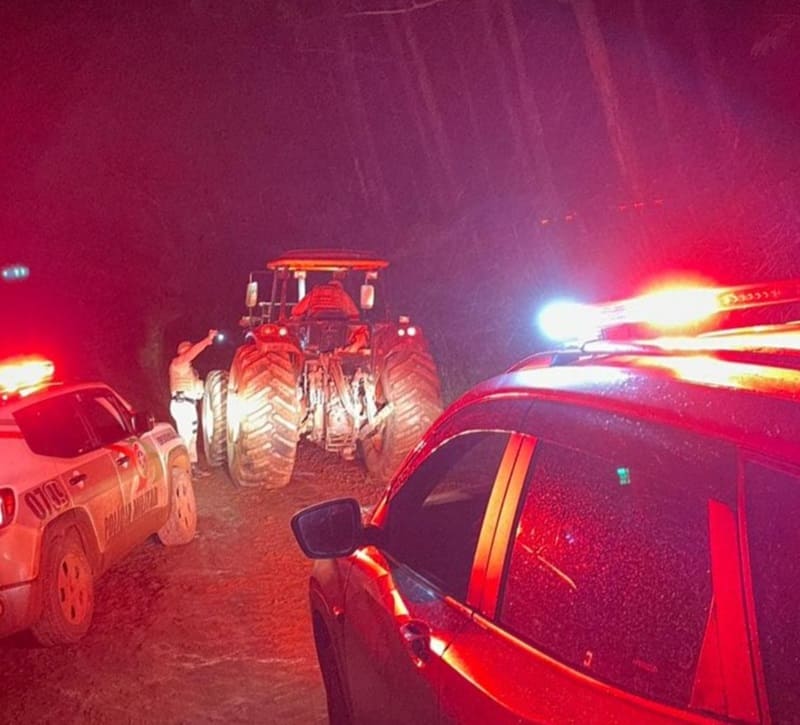 Dois homens são presos após furto de trator em SC (2)