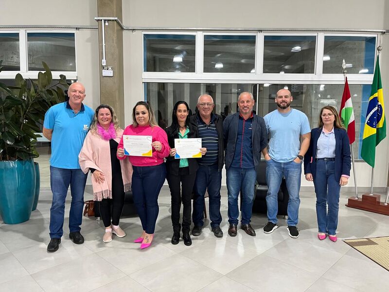 2b3433b9-f513-42ce-bdc3-f4bcfeb1dc4e (1)