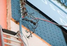 “Gato de Energia” em Balneário Gaivota: Homem é preso em flagrante após constatação de furto pela Celesc