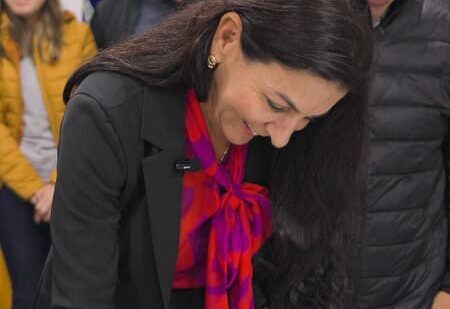 Gislaine assina