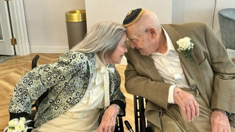 25-05-24centennialcouplecreditsarahsicherman-jpeg