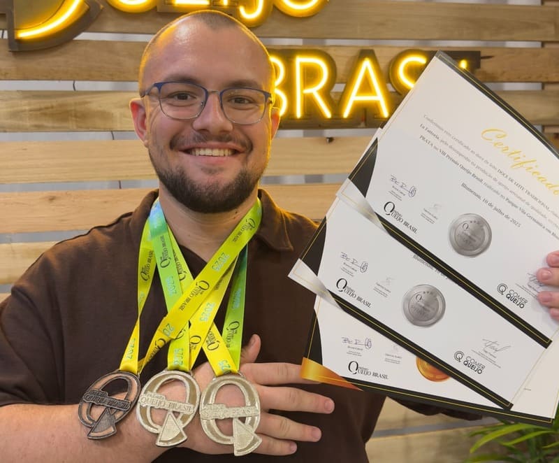 1eddd94d-badb-4854-9cbe-ace1fdcb8cd4 (1)