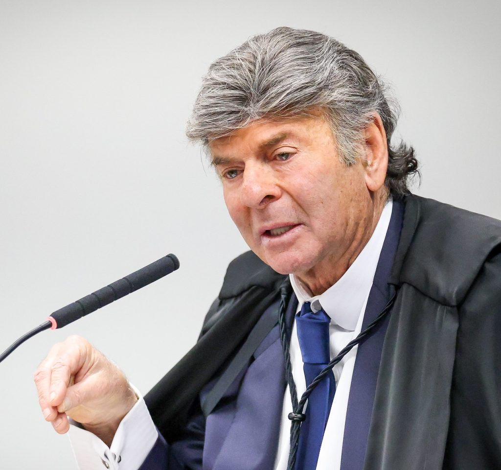 MINISTRO-FUX-1024x960