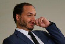 Rolando Christian Coelho – Carlos Bolsonaro é uma pedra no sapato de Jorginho