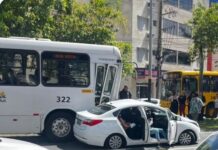 Carro de família de Sombrio colide com ônibus em Criciúma; grávida é socorrida