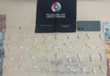 PM apreende adolescente com mais de 50 pedras de crack em Araranguá