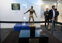 Após 35 anos, Grêmio recebe troféu da Supercopa do Brasil de 1990