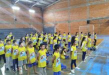 Alunos da EMEF Frei Modesto participam de projeto sobre segurança aquática em Timbé do Sul