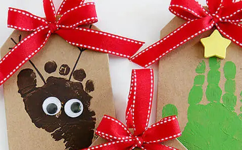 desenho-de-natal-com-maos-e-pes