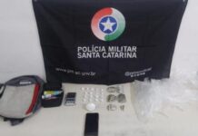 PM prende jovem por tráfico e apreende drogas em Araranguá