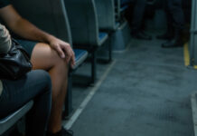 Denúncia de importunação sexual em ônibus termina com homem conduzido à delegacia em Sombrio