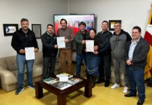 Prefeitura assina ordem de serviço para pavimentação de rua no bairro Santa Rosa de Lima, em Araranguá