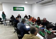Prefeitos da AMESC discutem inovação, cultura, turismo e Reforma Tributária em assembleia regional