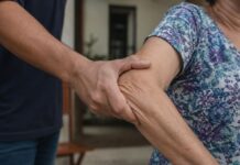 Homem é acusado de agredir a própria mãe em comunidade de Sombrio