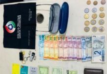 Mulher é presa após furtar bolsa de caminhoneiro durante entrega em Turvo