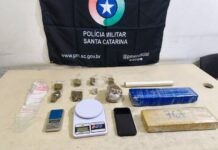 PM apreende mais de 2 quilos de maconha e prende suspeito por tráfico em Sombrio