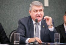 Lunelli critica candidatura de Carlos Bolsonaro: “Amin não precisa de GPS para andar em SC”