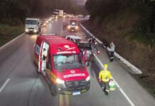 Uma pessoa morre e duas ficam feridas após colisão na BR-282