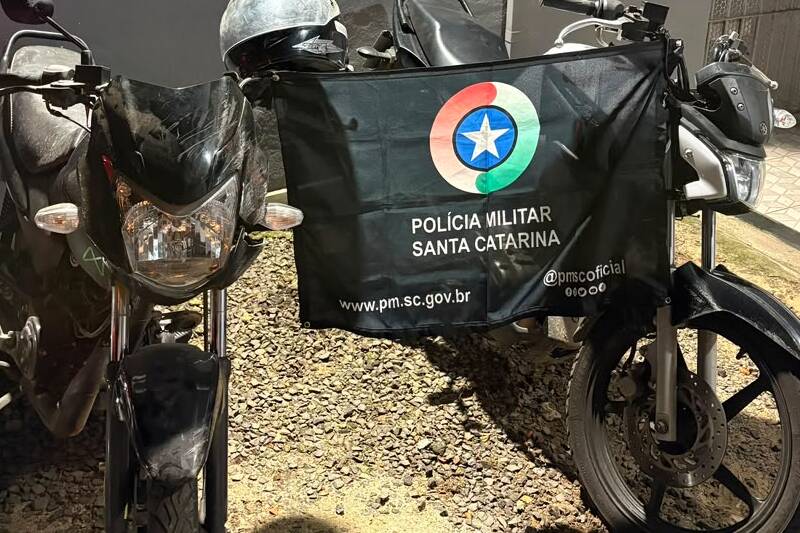 Motos