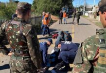 Defesa Civil e Exército simulam resgates em enchente e vendaval em Araranguá