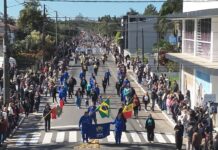 Desfile de 7 de Setembro reúne escolas, entidades e forças de segurança em Turvo